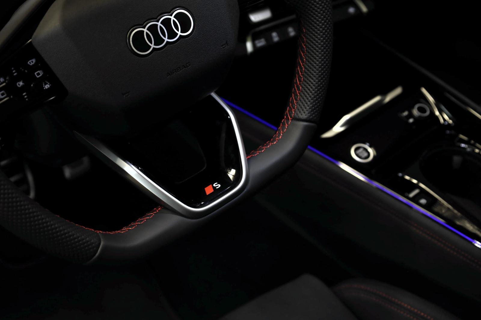 Q3 TFSI quattro, Top Ausstattung!